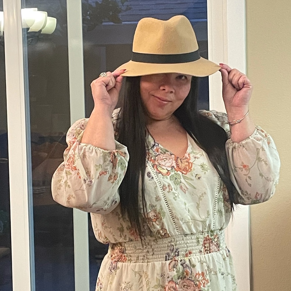 The hatter company tan fedora hat on size medium